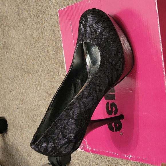 Dollhouse platform stilettos heels - Picture 3 of 7